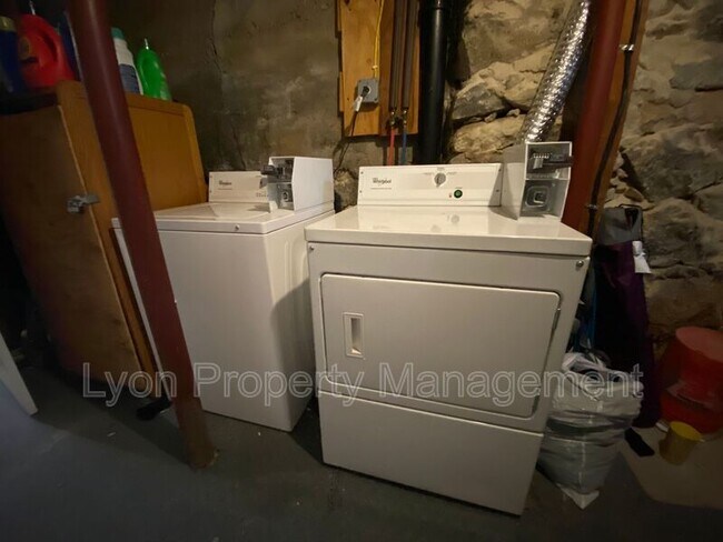 Building Photo - 23 Capron St