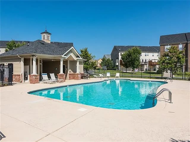 Building Photo - 9329 Lenox Pointe Dr