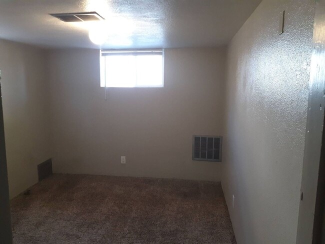 Building Photo - Nice Corner Lot
