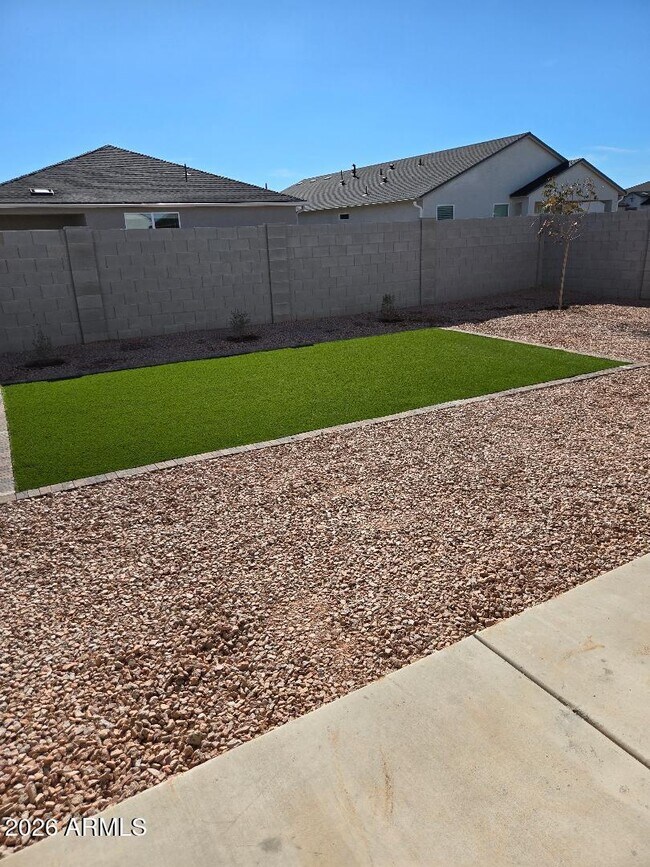 Building Photo - 5447 E Axle Ave