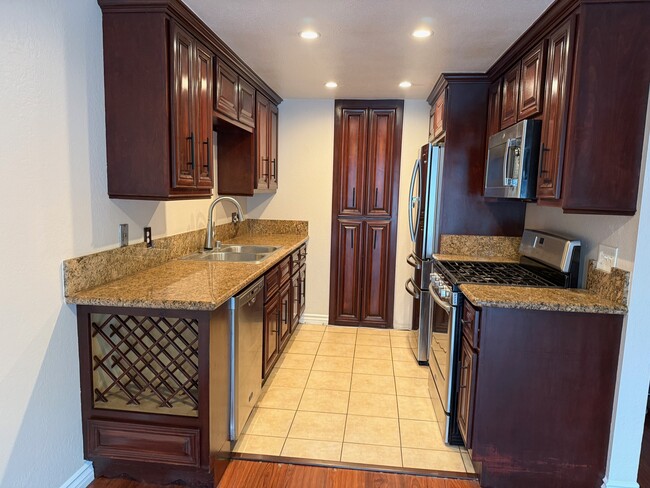 Building Photo - 20279 Green Hill Ln