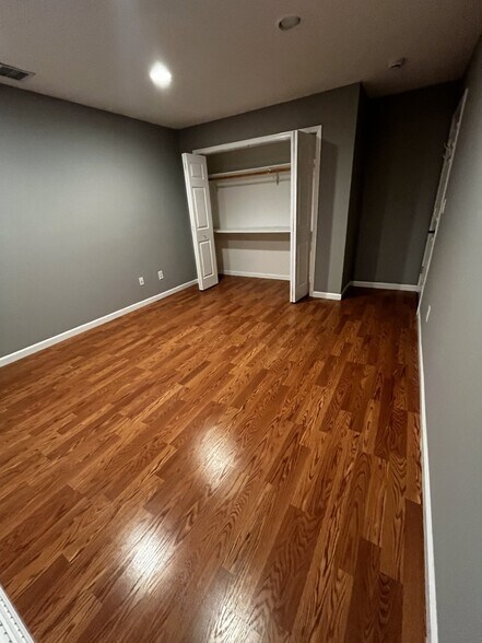 Building Photo - 280 S Boulevard