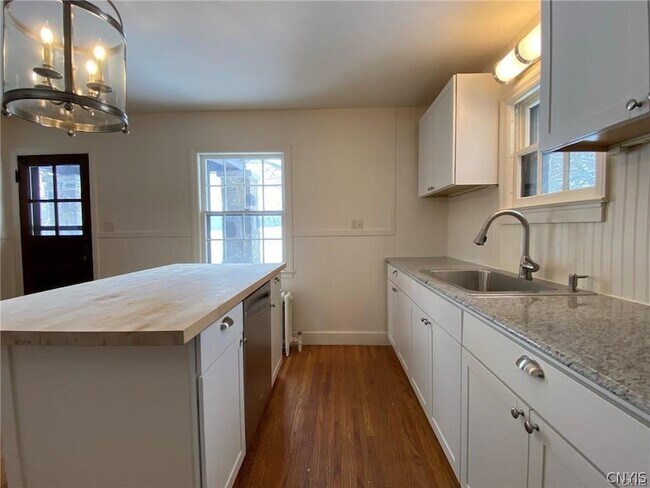 Building Photo - 2897 Graffenburg Rd