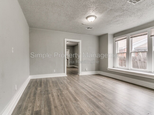 Building Photo - 1728 NE Euclid St