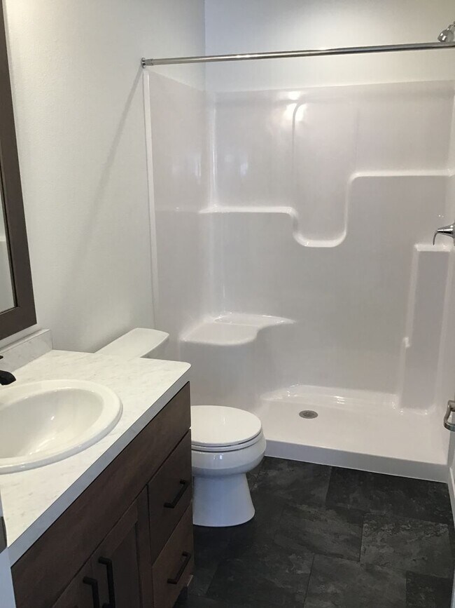 Building Photo - 3 Bed 3 Bath Single Family Home