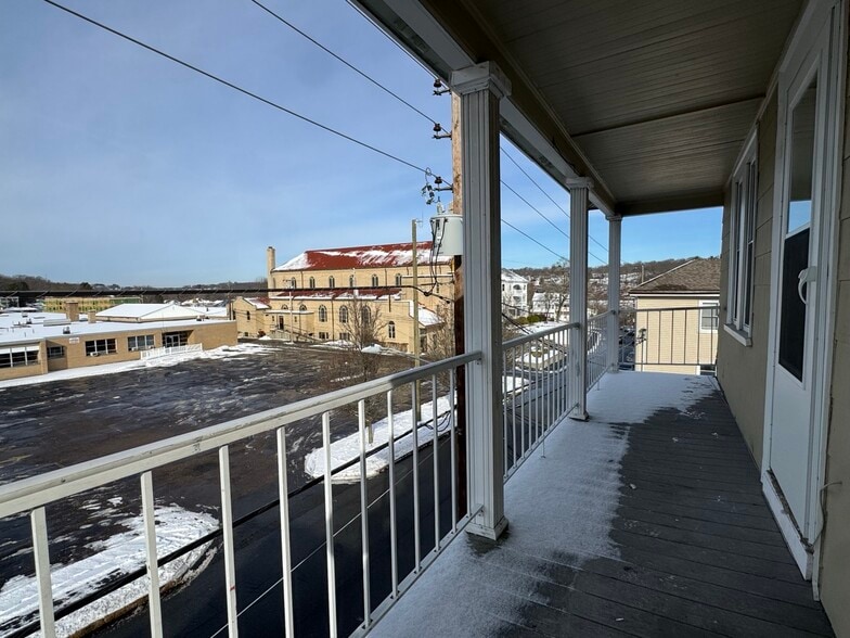 Building Photo - 58 Division St