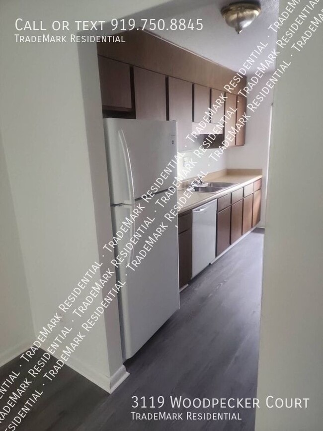 Building Photo - 3119 Woodpecker Ct
