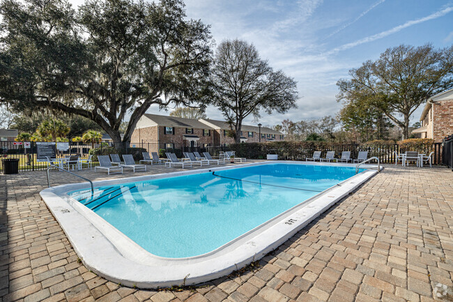 Pool - Eastwood Oaks Apartments