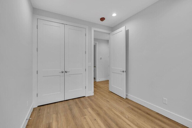 Building Photo - 425A Veritas St.