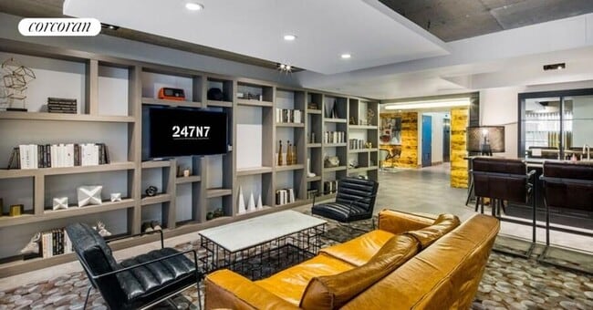 Building Photo - 247 N 7th St