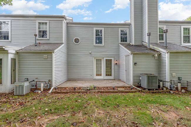 Building Photo - Beautiful 3 Bed 2.5 Bath Palmyra School Di...