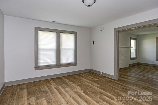Building Photo - 487 W Henderson St