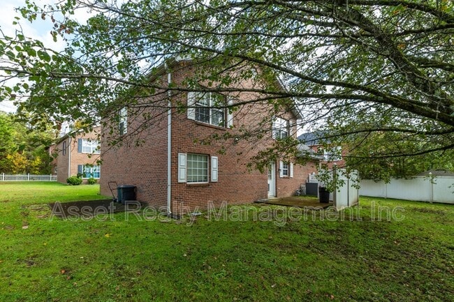 Building Photo - 203 Sweet Gum Lane