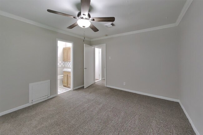 Building Photo - 12306 Foxridge Dr