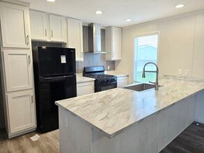 Building Photo - 46000 Geddes Rd