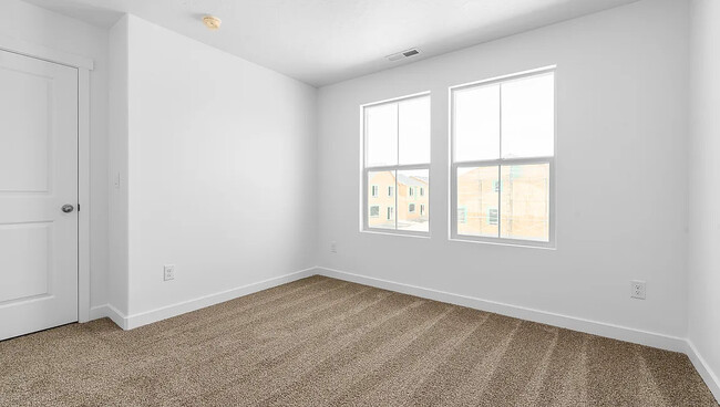 Building Photo - 8813 W Alluvial Dr