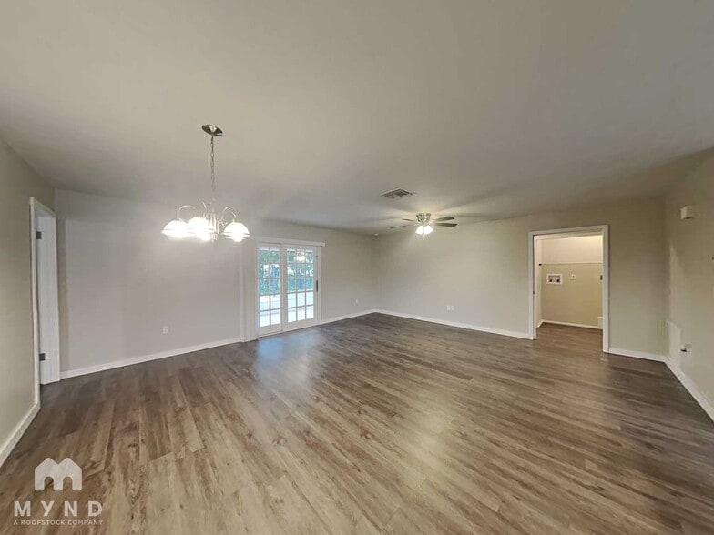 Building Photo - 8610 Sagewood Dr