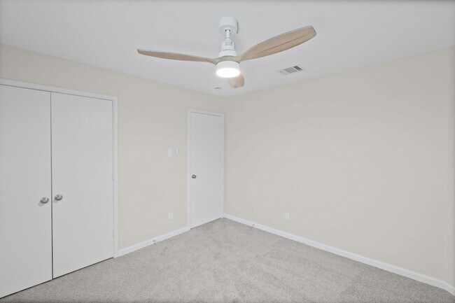 Building Photo - 2140 Hacienda Ct