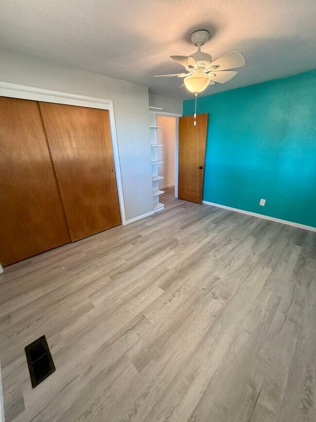 Building Photo - 27840 7 Mile Ln