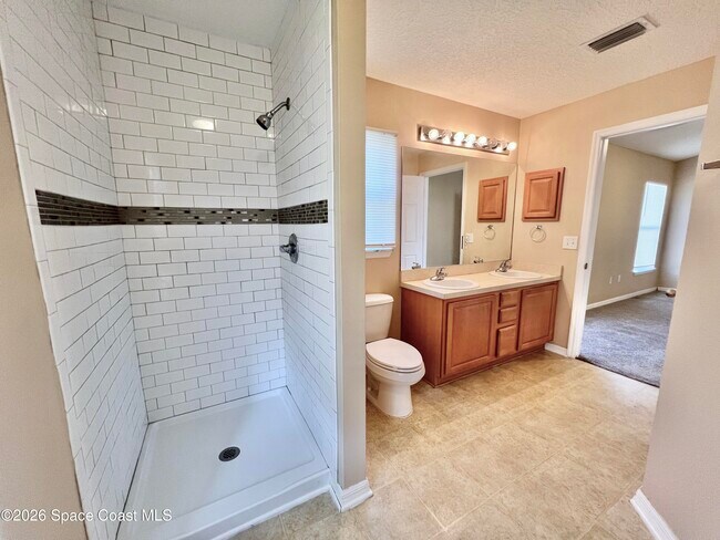 Building Photo - 441 Loxley Ct