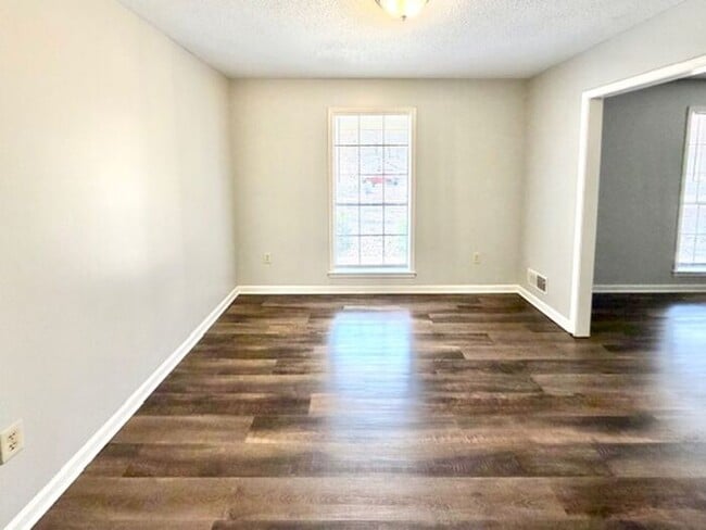 Building Photo - Spacious Home In Countrywood-4 Bedrooms 2827 SF