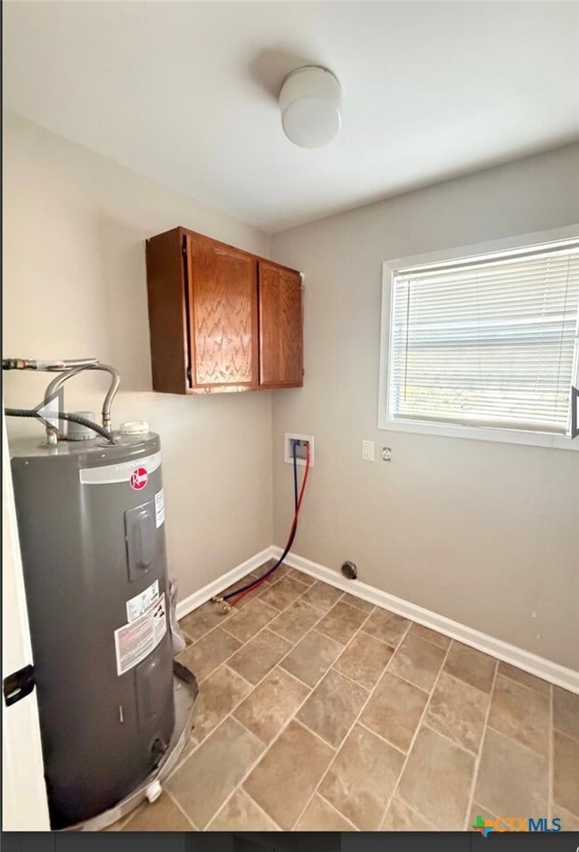 Building Photo - 604 Sherwood Dr
