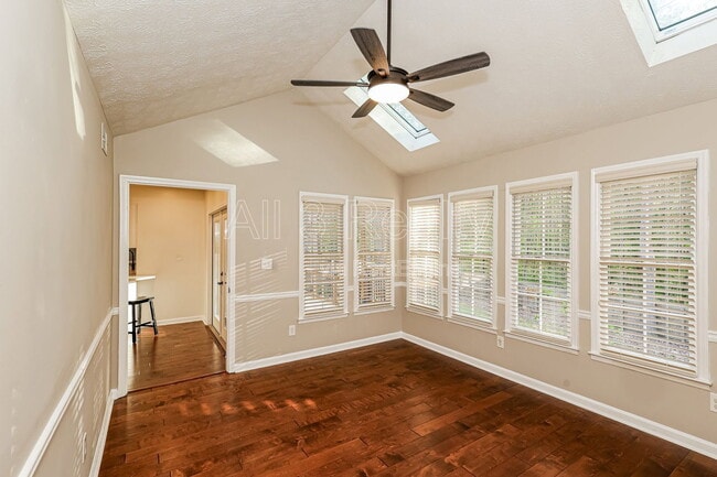 Building Photo - 721 Mattan Point