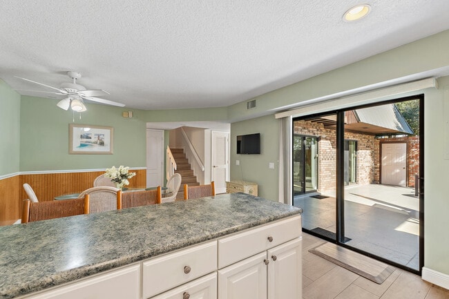 Building Photo - 1420 Ocean Way