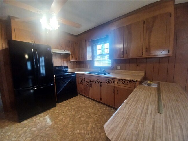 Building Photo - 219 Thompson St