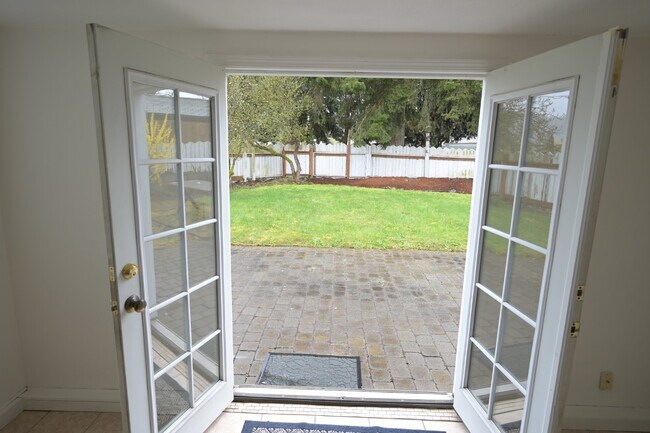 Building Photo - 2 bed 1.2 bath in Sequim