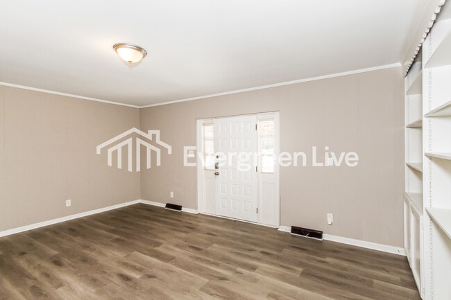 Building Photo - 820 Ridge Ln Dr