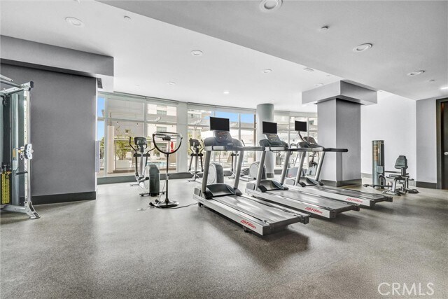 Building Photo - 400 W Ocean Blvd