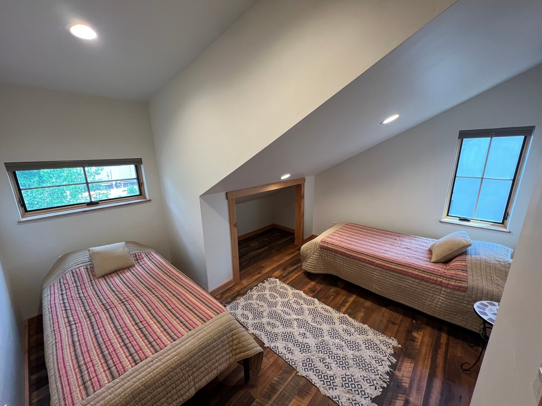 Building Photo - 1286 Dream Dr