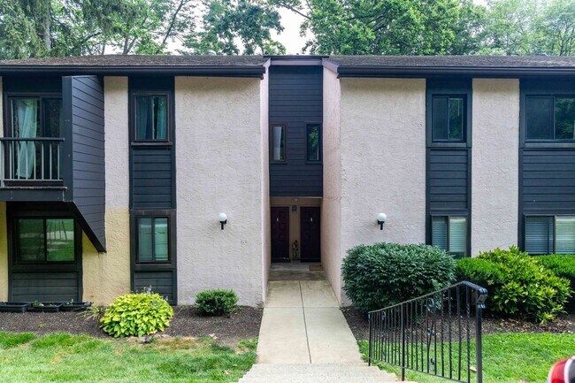 Building Photo - Spacious 3 Bedroom, 2 Bath Condo in Unionv...