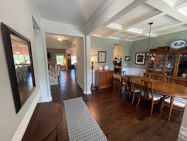 Building Photo - Stunning 5 Bed 3 Bath Home in Anderson Creek Club