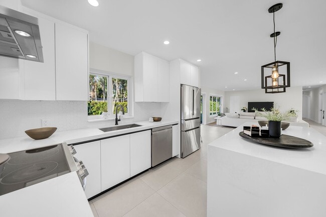 Building Photo - 5835 SW 100th Terrace