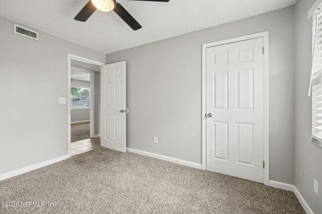 Building Photo - 7600 Pheasant Run Dr