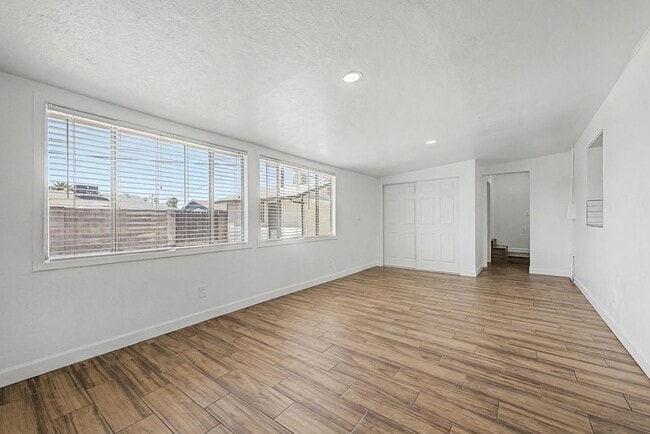 Building Photo - 3519 W Orchid Ln