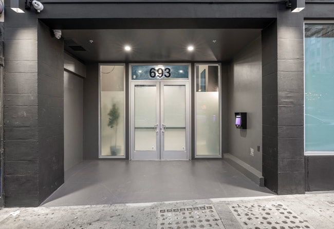 Building Photo - 693 Sutter St