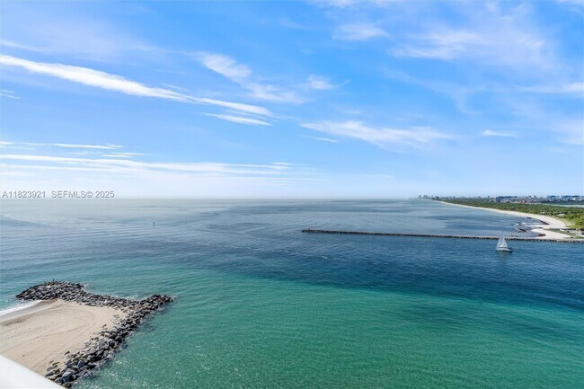 Building Photo - 2200 S Ocean Ln