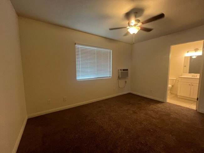 Building Photo - 007