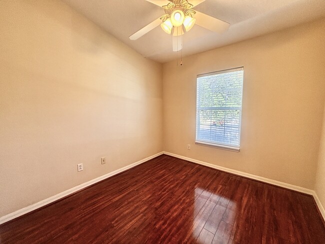 Building Photo - 13010 Langstaff Dr