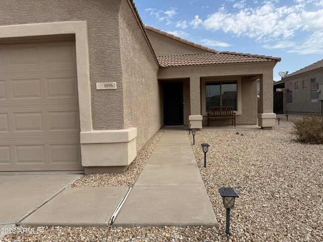 Building Photo - 10962 W Manzanita Dr