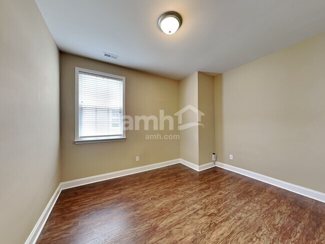 Building Photo - 2845 Roundleaf Ct