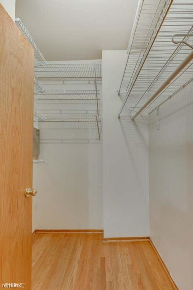 Building Photo - 2 br, 1 bath Condo - 711 South Ashland Ave...