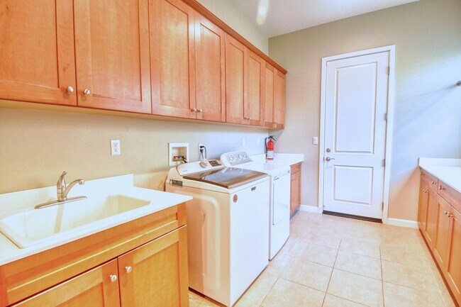 Building Photo - 5 Bedroom Resort-Style Estate with Pool, Spa & RV Parking