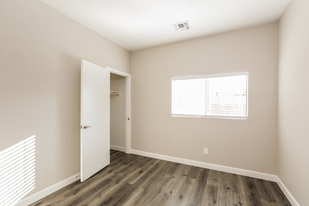 Building Photo - 2611 W Bloch Rd