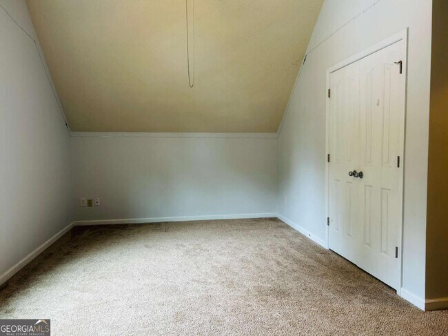 Building Photo - 5 Stony Oak Dr