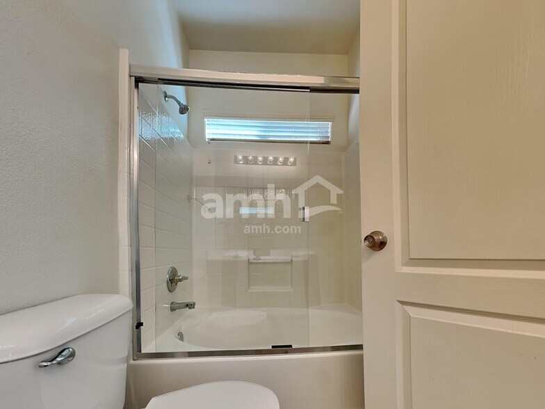 Building Photo - 5842 Crumbling Ridge St