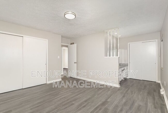 Building Photo - 4606 Glenway Ave